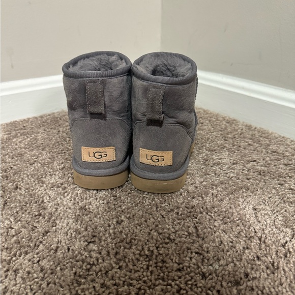 Ugg Mini size 7 grey - Picture 2 of 2